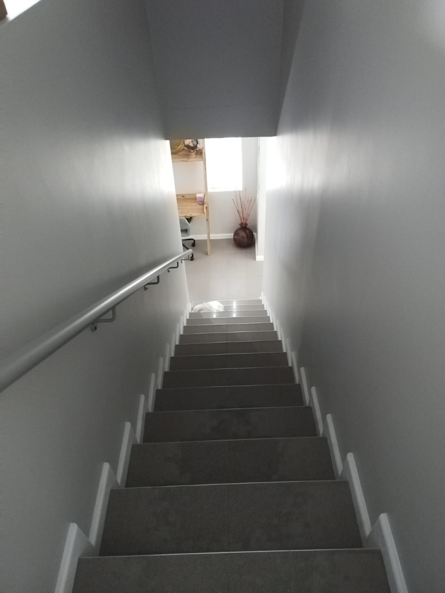 To Let 3 Bedroom Property for Rent in Somerset Lakes Western Cape